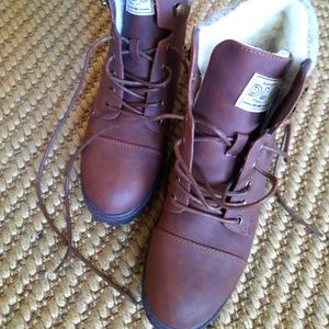Boots fall winter size 9 size 40 DLG Tan